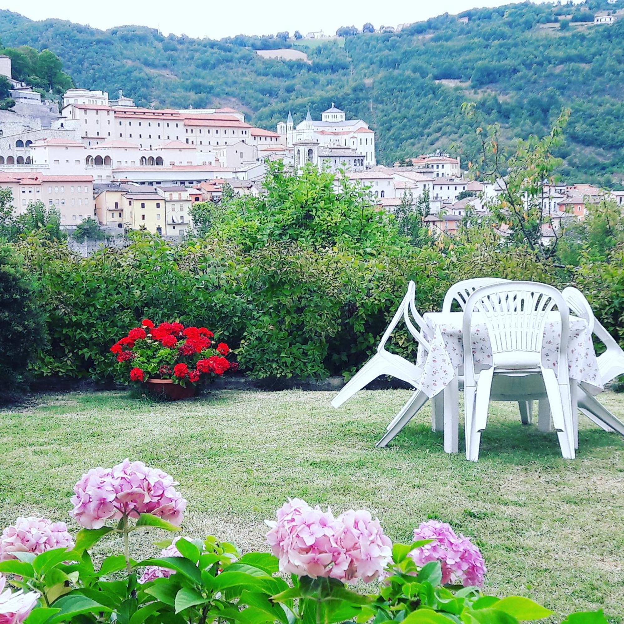 Hotel Villa Stella Cascia Bagian luar foto