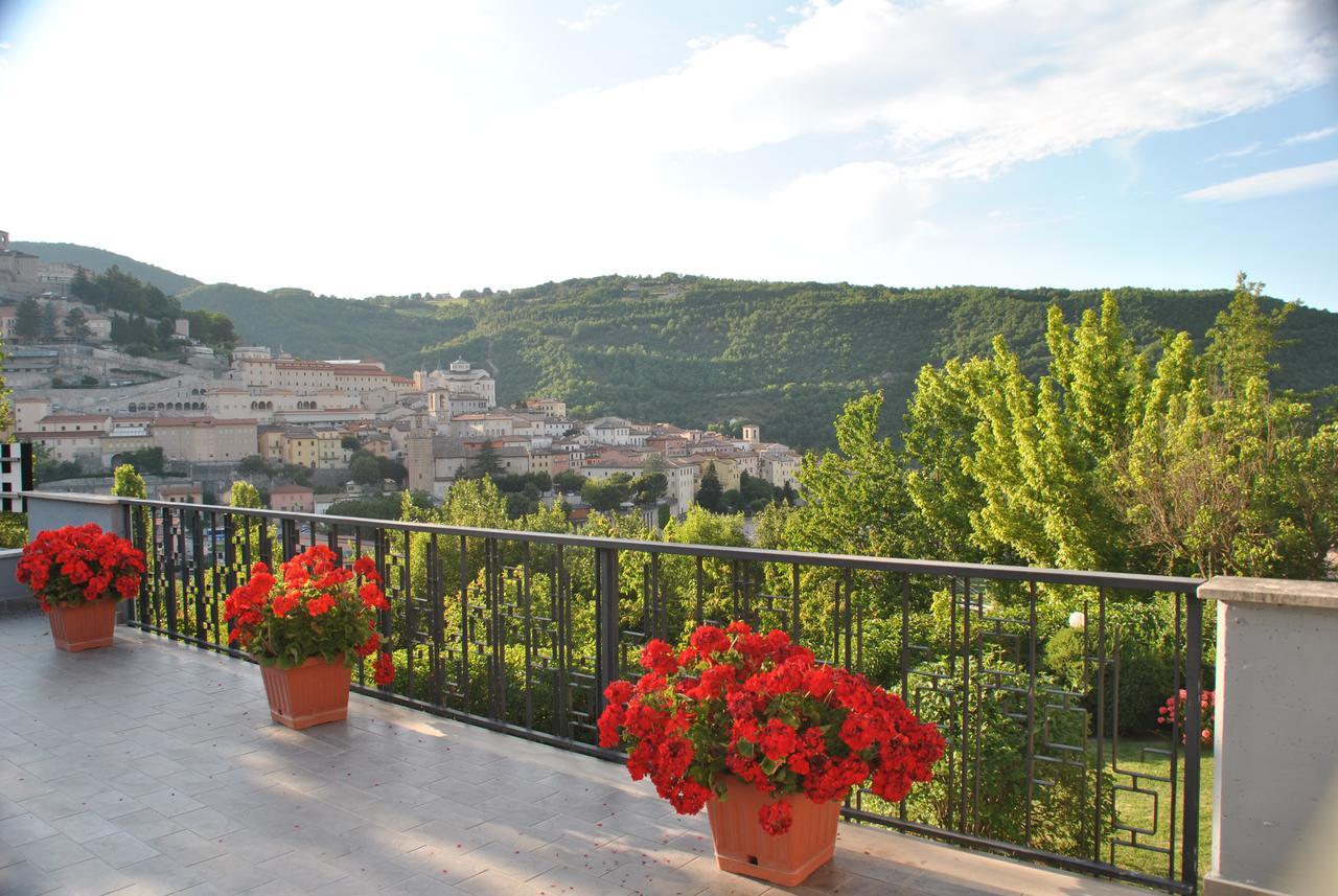 Hotel Villa Stella Cascia Bagian luar foto